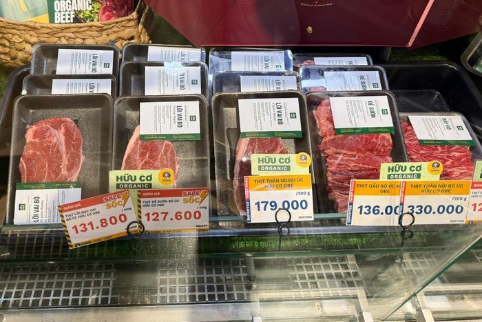 Thịt bò nhập khẩu được bày bán tại một siêu thị ở TP.HCM. Ảnh: Anh Nguyễn.