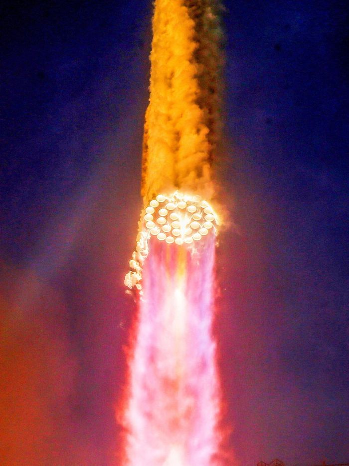  Tàu Starship cùng tên lửa đẩy Super Heavy V3 của SpaceX rời bệ phóng trong chuyến bay thử nghiệm thứ 14 tại Starbase, bang Texas, ngày 28/9. 