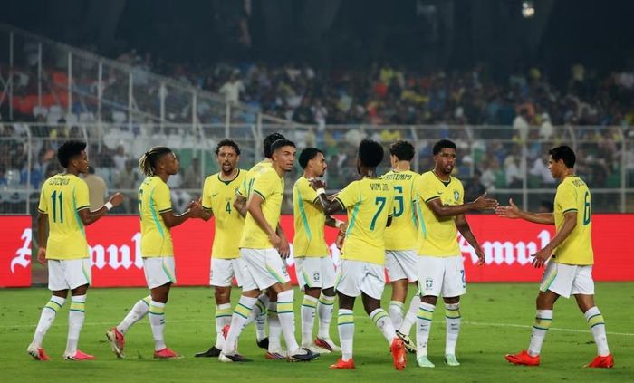  Ấn Độ thua Brazil với tỷ số 0-4 sau khi chơi tốt trong khoảng 30 phút đầu. Ảnh: Reuters. 