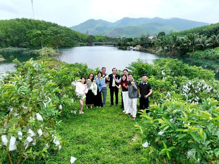 Vườn cây ăn trái mang đến trải nghiệm gần gũi với thiên nhiên cho du khách