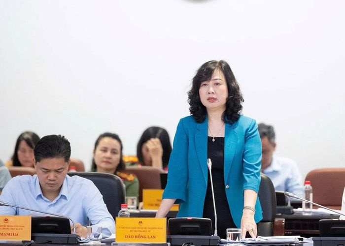 Bộ trưởng Bộ Y tế Đào Hồng Lan phát biểu. Ảnh: Quốc hội