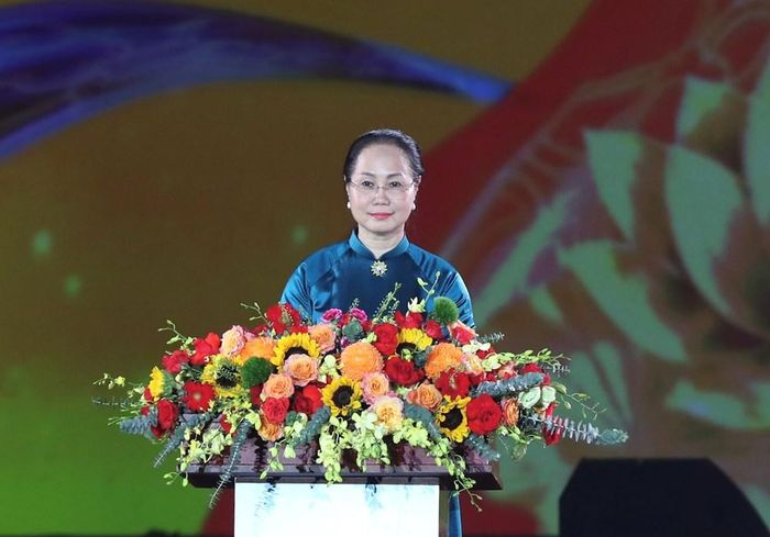 Bộ trưởng Bộ VHTTDL Lâm Thị Phương Thanh phát biểu bế mạc Lễ hội Văn hóa Thế giới tại Hà Nội lần thứ hai