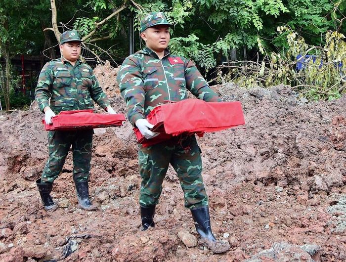 Kết quả ngày 4.10, lực lượng làm nhiệm vụ quy tập được thêm 5 bộ hài cốt liệt sĩ và 2 bộ di vật kèm theo