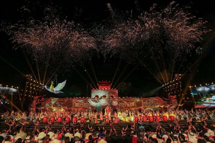 Chương trình nghệ thuật "Hội tụ di sản - Kiến tạo tương lai" tại đêm khai mạc Lễ hội Văn hóa Thế giới tại Hà Nội lần thứ hai. Ảnh: Bộ Văn hóa, Thể thao và Du lịch