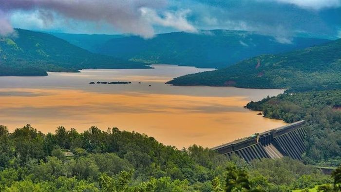 Hiện tượng thời tiết El Nino cường độ mạnh đang đẩy Ấn Độ vào cuộc khủng hoảng nguồn nước nghiêm trọng Ảnh: Đập Koyna ở Satara, bang Maharashtra (Nguồn: PTI)