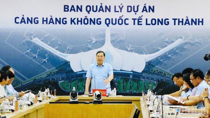 Phó Thủ tướng Thường trực Chính phủ Phạm Gia Túc phát biểu chỉ đạo kết luận cuộc làm việc.