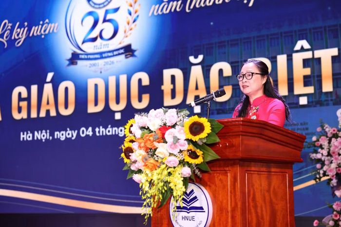 Thứ trưởng Giáo dục và Đào tạo Nguyễn Thị Quyên Thanh phát biểu tại buổi lễ. (Ảnh: THANH TÙNG)