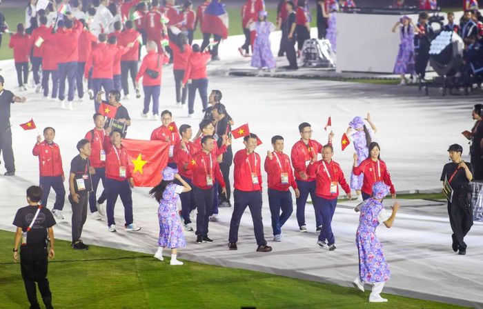 Đoàn Thể thao Việt Nam tham dự Lễ bế mạc Asian Games 2026. (Ảnh: Bùi Lượng)