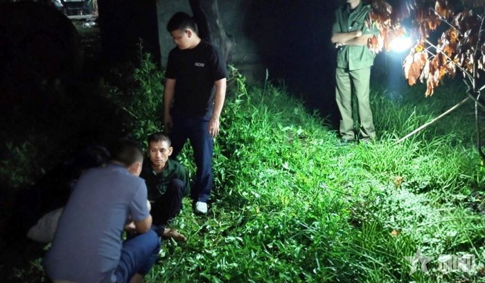 Các trinh sát của Đoàn Đặc nhiệm phòng, chống tội phạm ma túy số 2 (Bộ tư lệnh Cảnh sát biển) bắt giữ đối tượng buôn bán ma túy Ảnh: ĐỨC TRUNG  