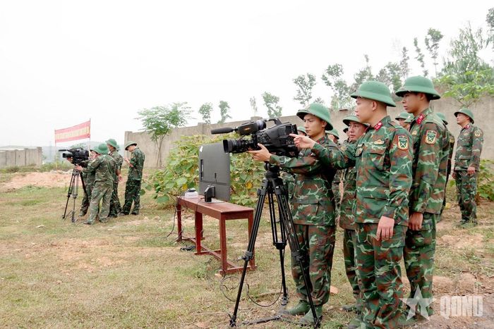Phân đội thông tin cơ động tích cực huấn luyện, sẵn sàng bảo đảm thông tin liên lạc, truyền hình trong mọi tình huống. 