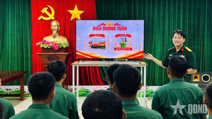  “Bảng tin số” giúp bộ đội dễ dàng tiếp nhận, ghi nhớ thông tin qua hình ảnh sinh động, nội dung gần gũi. 