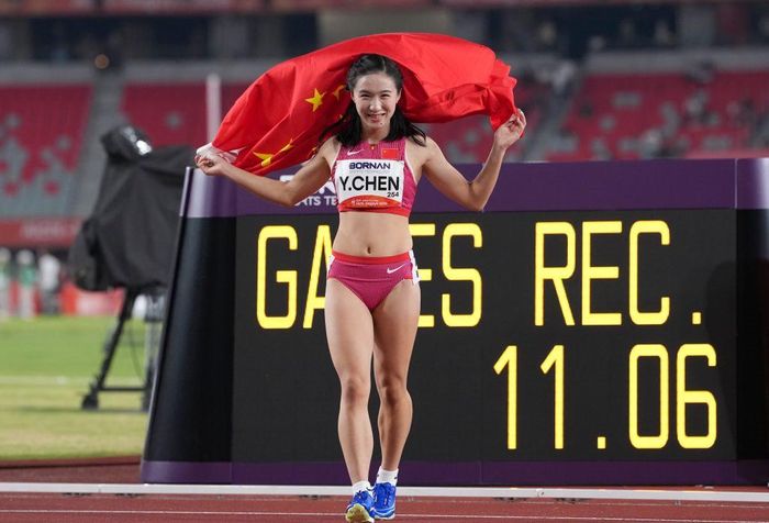Chen Yujie ăn mừng sau chung kết 100m nữ. Ảnh: Tân Hoa xã