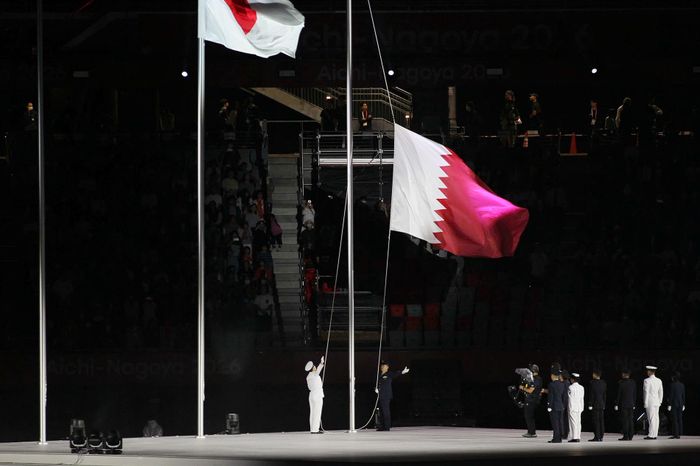 Nghi thức thượng cờ Qatar (bên phải) - chủ nhà của ASIAD 21 năm 2030. Ảnh: BÙI LƯỢNG