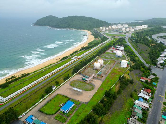  Một góc đại dự án lọc hóa dầu gắn với chuỗi logistics tại Dung Quất, tỉnh Quảng Ngãi. Ảnh: NGỌC OAI 