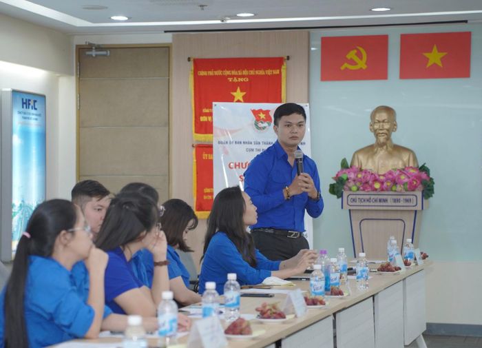  Các đoàn viên, thanh niên chia sẻ tại chương trình 