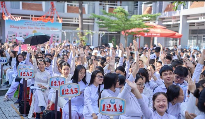  Chương trình "Bí mật tuổi chúng mình" tổ chức tại Trường THPT Bà Điểm năm 2025. Ảnh: VŨ 