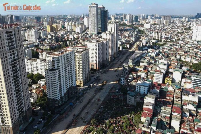 Toàn cảnh tuyến đường vành đai 2,5 đoạn Cầu Giấy - Dịch Vọng đang được đẩy nhanh thi công.