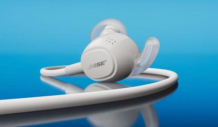 Chất lượng âm thanh xứng tầm thương hiệu Bose, có thể đạt tương đương với các mẫu không dây đắt tiền hơn.