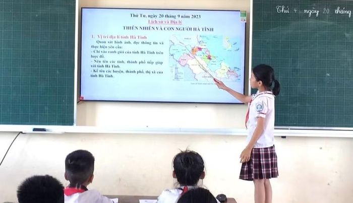 Dạy và học Địa lí là cần chuyển từ cách dạy học sinh “đọc những gì có trên bản đồ” sang dạy học sinh “hiểu khái quát bản đồ được tạo ra như thế nào và vì sao nó được tạo ra như vậy?”. Ảnh minh họa/internet.