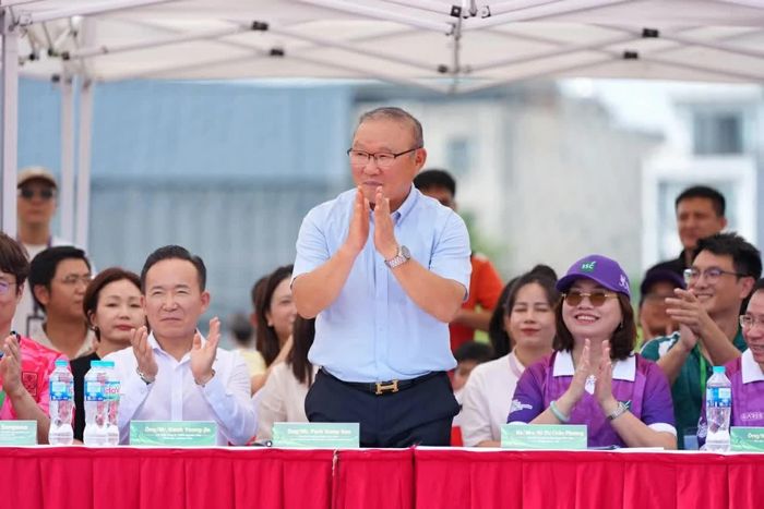 Nguyên HLV trưởng Đội tuyển Bóng đá Quốc gia Việt Nam Park Hang Seo là khách mời danh dự. (Nguồn: UBCKNN)