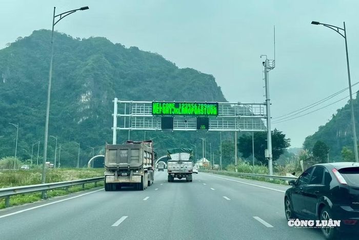 Nhiều dự án thành phần cao tốc Bắc - Nam phía Đông được đầu tư bằng vốn ngân sách đã bắt đầu thực hiện thu phí.