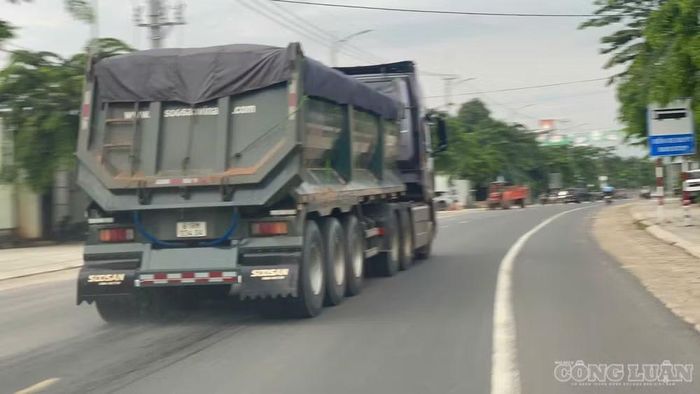 Một số xe có dấu hiệu quá tải, có "ngọn"