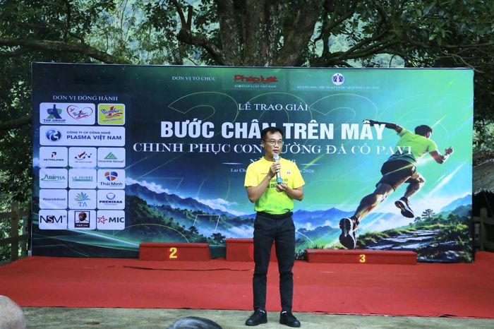 Nhà báo Trần Ngọc Hà - Phó Tổng Biên tập Báo Pháp luật Việt Nam phát biểu tại lễ trao giải. (Ảnh: Hữu Trường)
