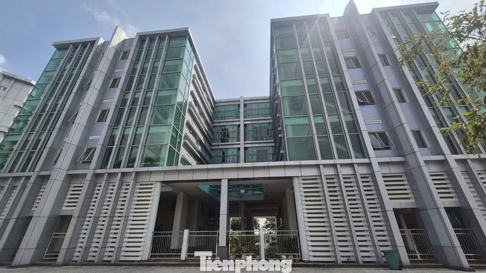 Những trụ sở trong khuôn viên Trung tâm hành chính - chính trị tỉnh Bà Rịa - Vũng Tàu cũ đang mang 'sứ mệnh' mới khi trở thành giảng đường đại học.
