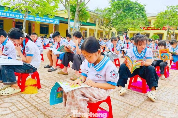 Học sinh Nghệ An tham gia ngày hội đọc sách.