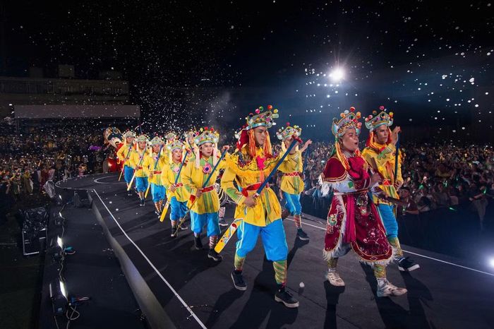 Phương Mỹ Chi mời Đoàn Hò Bả Trạo Long Minh Ban - Phường Phan Thiết trong tiết mục Dắt anh chơi hội. Tiết mục được đầu tư hoành tráng, lấy cảm hứng từ Lễ Nghinh Ông.
