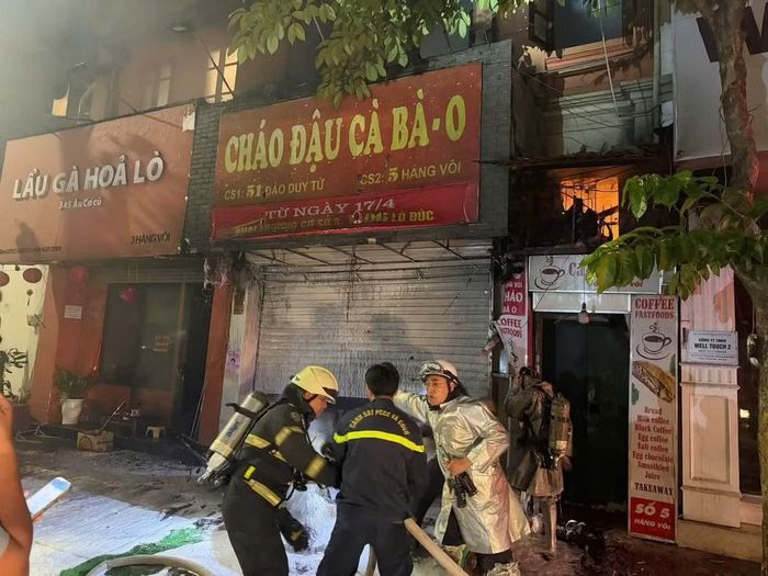 Vụ cháy quán ăn số 5 Hàng Vôi.