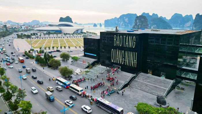 Quảng Ninh tăng trưởng GRDP 12,54%, dẫn đầu cả nước sau 9 tháng. Ảnh: Hoàng Dương.