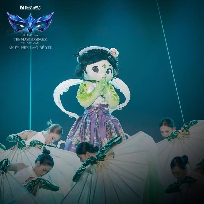  Một số đặc điểm trong phần giao lưu của Mad Long khiến ban cố vấn nói nhân vật đang bắt chước Phương Mỹ Chi. Các dữ kiện cũng gợi liên hệ với nghệ sĩ trẻ từng tham gia Em xinh say hi, nhưng chưa đủ để xác định danh tính. Mad Long tạm đứng thứ ba bảng A. 