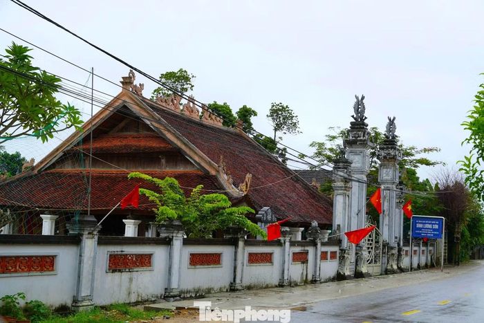 Tháng 11/1930, chính quyền Xô viết công nông của làng được thành lập tại đây. Đình từ không gian sinh hoạt cộng đồng trở thành một trong những địa điểm hoạt động cách mạng của vùng. Trong những năm 1930-1931, nhiều hòm thư mật được đặt trong khuôn viên đình để phục vụ việc liên lạc của những người hoạt động cách mạng.﻿