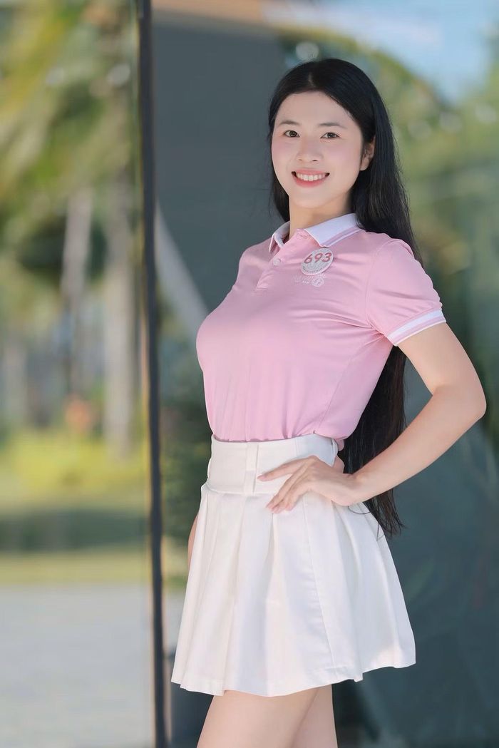 Hoàng Thị Hà Phương cho biết dự kiến 15 người nhà đến cổ vũ, chưa tính bạn bè thân thiết. "Tôi nghe nói mọi người đã lập một nhóm chat để cùng lên kế hoạch, chuẩn bị cả băng-rôn để cổ vũ”, Hà Phương nói. Hà Phương nói nhận được sự quan tâm đặc biệt từ người thân, hàng xóm.