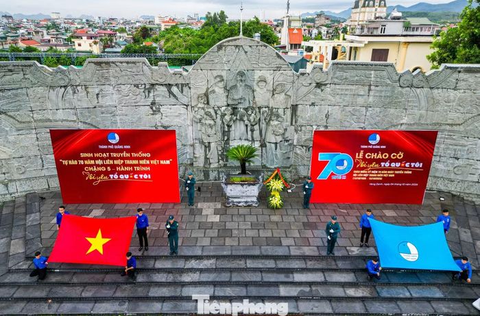 Lễ chào cờ "Tôi yêu Tổ quốc tôi" là một hoạt động chính trị - xã hội ý nghĩa do Trung ương và Hội Liên hiệp Thanh niên Việt Nam các cấp tổ chức nhằm khơi dậy lòng yêu nước, niềm tự hào dân tộc trong thế hệ trẻ và nhân dân thành phố Quảng Ninh.