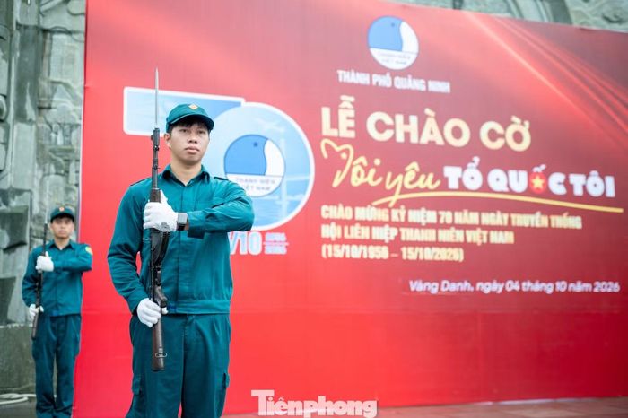 "Em xác định rõ trách nhiệm tiếp tục rèn luyện bản lĩnh, nuôi dưỡng khát vọng, phát huy tinh thần tiên phong, sáng tạo, sống đẹp, sống có ích và cống hiến cho quê hương, đất nước", Anh Thư chia sẻ.