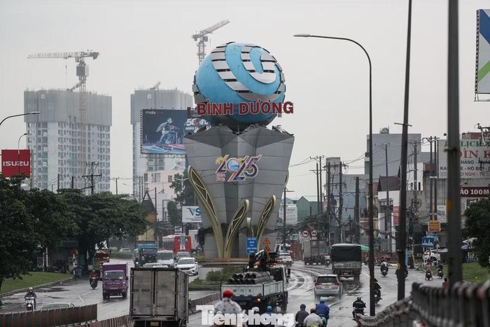Quả cầu khi chưa tháo dỡ. Ảnh: Nguyễn Tiến
