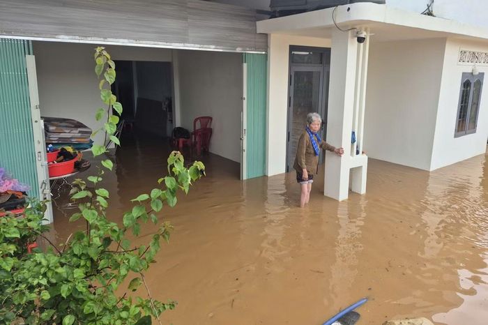 Nhiều thôn trên địa bàn Bảo Lâm 2 vẫn còn ngập sâu.