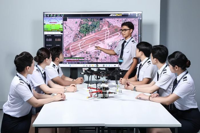 Sinh viên một số ngành trọng điểm, đặc thù ở TPHCM sắp được hỗ trợ học phí nếu Nghị quyết được thông qua.