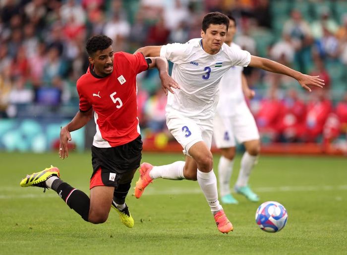 Các đội như Uzbekistan (phải) sẽ nắm cơ hội lớn để tranh chức vô địch Nations League