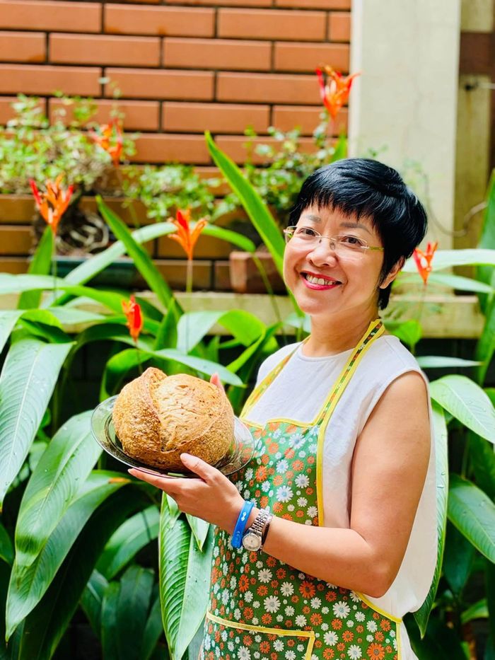 MC Thảo Vân tự nhận "nghiện bánh".