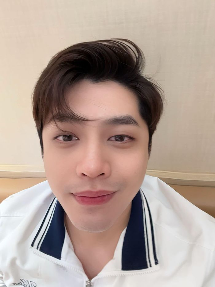Ca sĩ Noo Phước Thịnh bày trò trêu fan cuối tuần.
