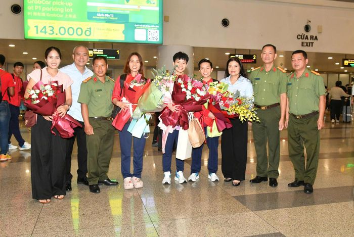 Các VĐV Việt Nam sau khi mang vinh quang về cho Tổ quốc, đã được nhận những phần thưởng, chế độ đãi ngộ rất xứng đáng.