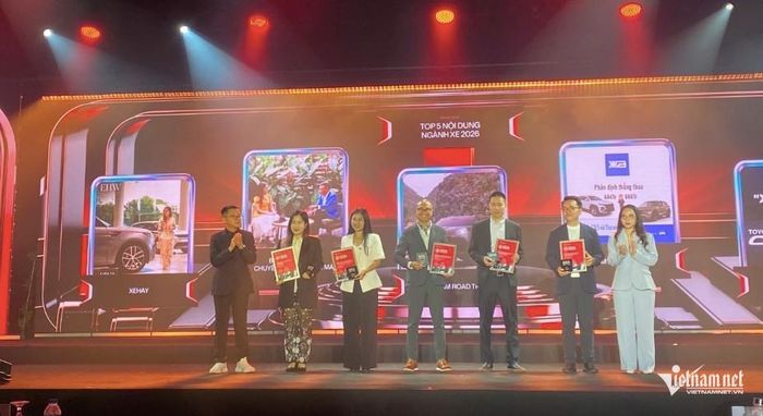 BTC trao giải cho top 5 nội dung ngành xe 2026. Ảnh: PV