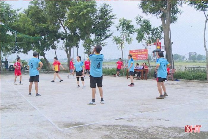 Người cao tuổi tích cực tham gia các hoạt động văn hóa, thể thao, nâng cao sức khỏe và đời sống tinh thần.