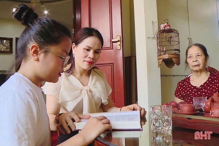 Khi các thế hệ có sự trao đổi, thống nhất thì việc chăm sóc, dạy dỗ con cháu trong gia đình mới hiệu quả.