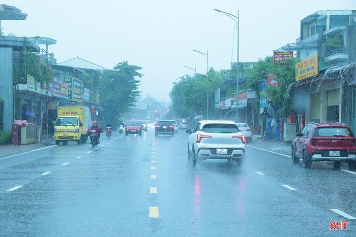 Do ảnh hưởng của không khí lạnh, từ đêm 4/10 tới ngày 6/10, khu vực Hà Tĩnh có mưa vừa, mưa to và dông, có nơi mưa rất to.