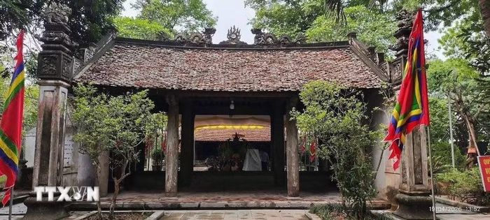 Nghi môn nội - một công trình kiến trúc thuộc quần thể Di tích quốc gia đặc biệt Đền thờ Lê Hoàn. (Ảnh: Hoa Mai/TTXVN)