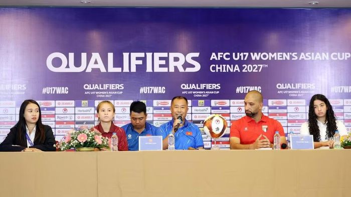 Quang cảnh họp báo trước lượt ra quân bảng D vòng loại U17 nữ châu Á 2027. (Nguồn: VFF)